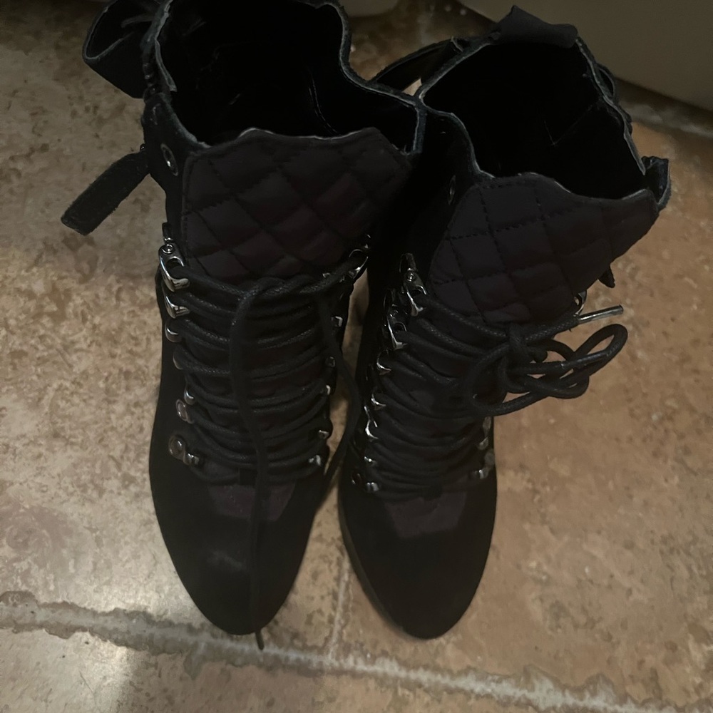 🦊🥰Guess Black High Heel Ankle Boots - Picture 2 of 8